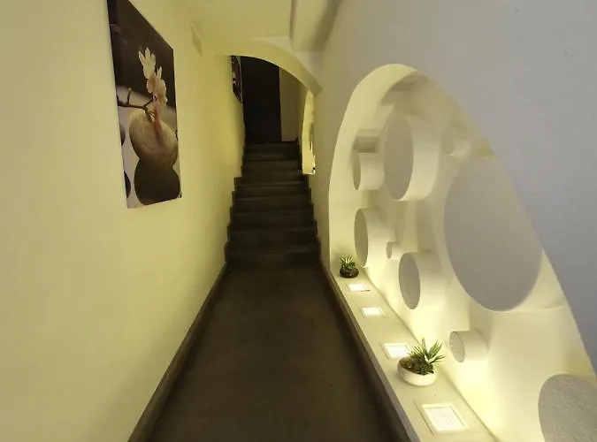 Emphasis & Отель типа 