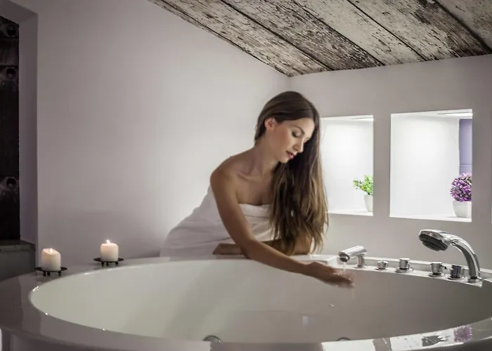 Emphasis & Отель типа 