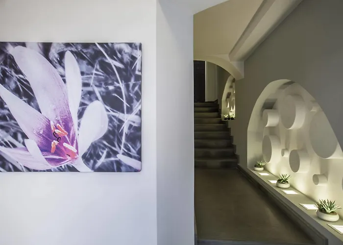 Emphasis & Отель типа 