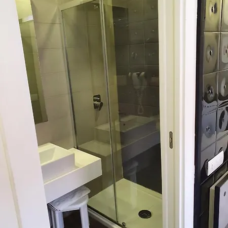 Bed and Breakfast Emphasis & 2*